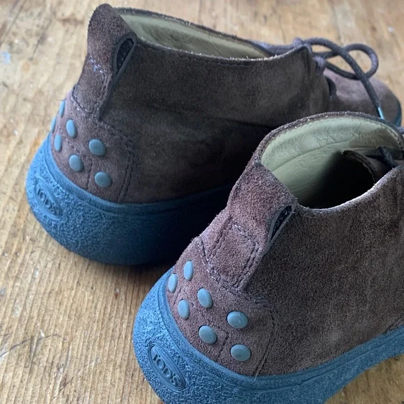 Tods Men's Brown Suede Desert Boots - Picture 16 of 16